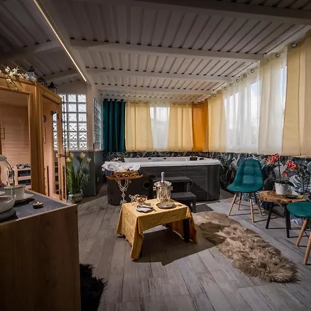 Moresca Exclusive - Pool & *