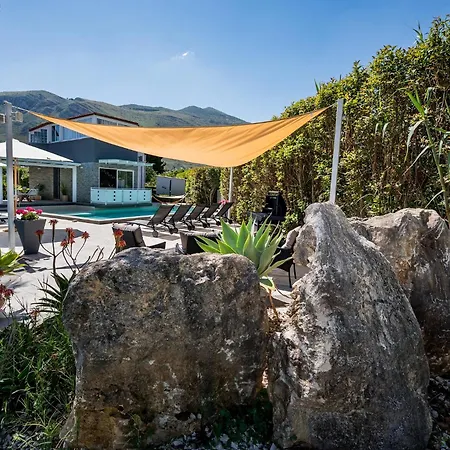 Moresca Exclusive - Pool & Castellammare del Golfo