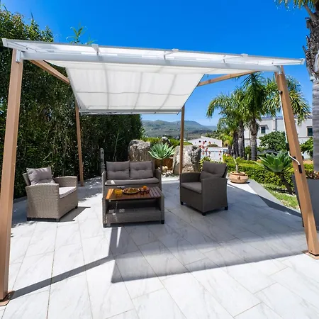 Moresca Luxury Private & *