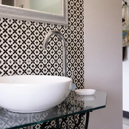 Moresca Luxury Private & *