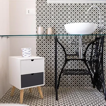 Moresca Luxury Private & *